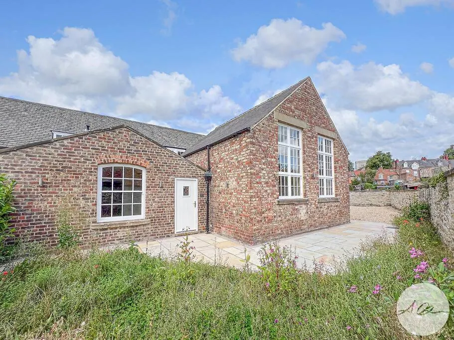 Exceptional Holiday Home 7 In Pickering With Hot Tub 0*,
