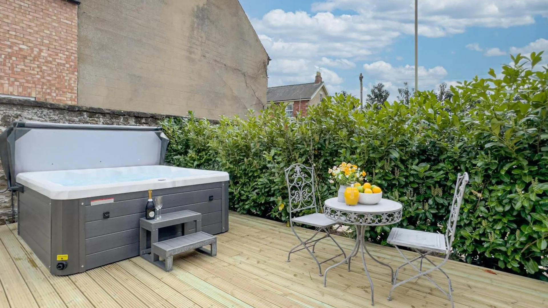 Exceptional Holiday Home 7 In Pickering With Hot Tub